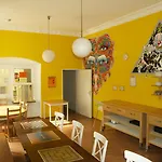 Hostel Happy Go Lucky + *
