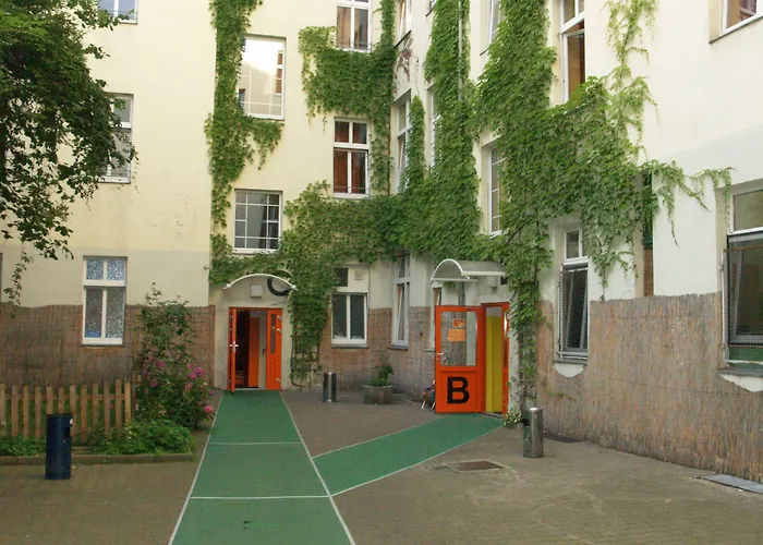 Happy Go Lucky + Hostel Berlin