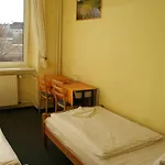 Happy Go Lucky + Hostal Berlín