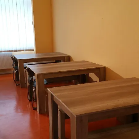 Albergue Happy Go Lucky + *