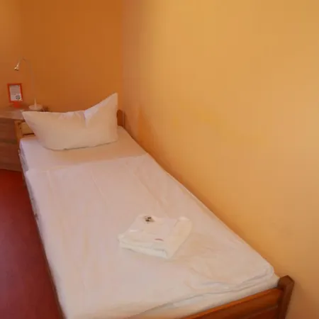 Albergue Happy Go Lucky + *
