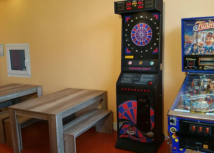 Happy Go Lucky + * Берлин