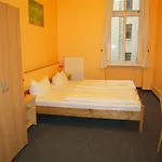 Hostel Happy Go Lucky + *