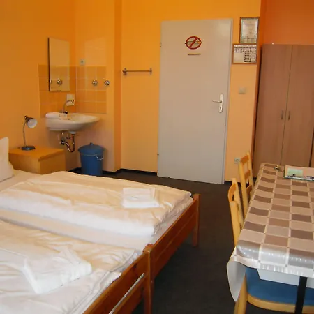 Happy Go Lucky + Auberge de jeunesse Berlin