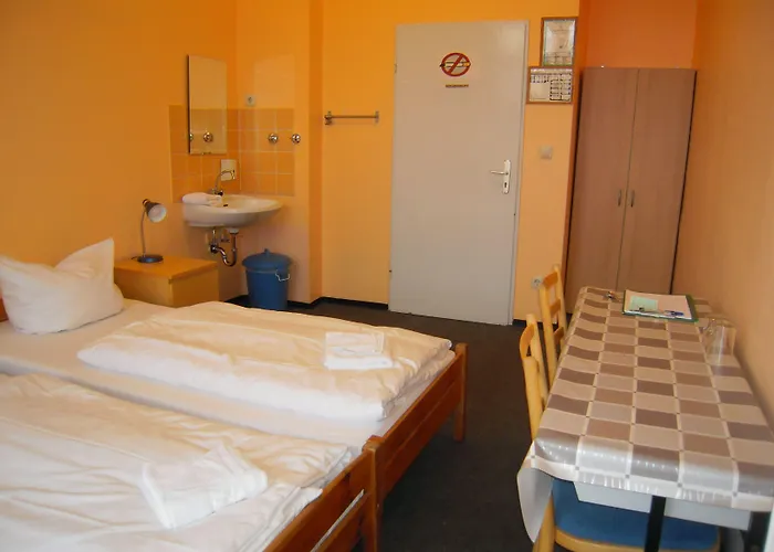 Happy Go Lucky + Auberge de jeunesse Berlin