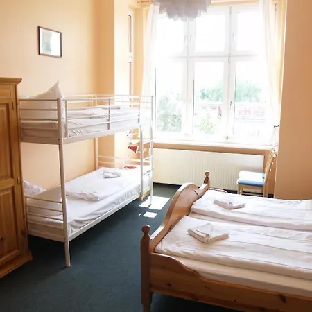 Happy Go Lucky + Hostel