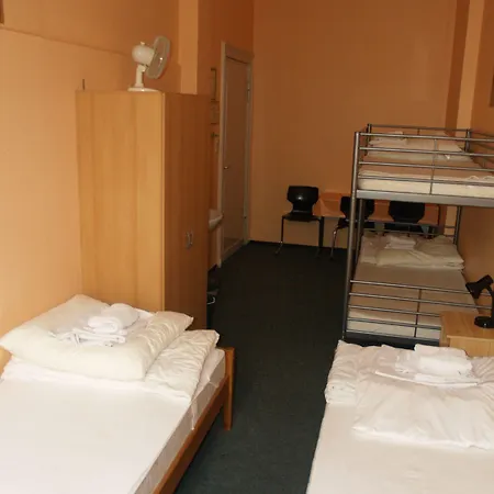 Happy Go Lucky + Βερολίνο