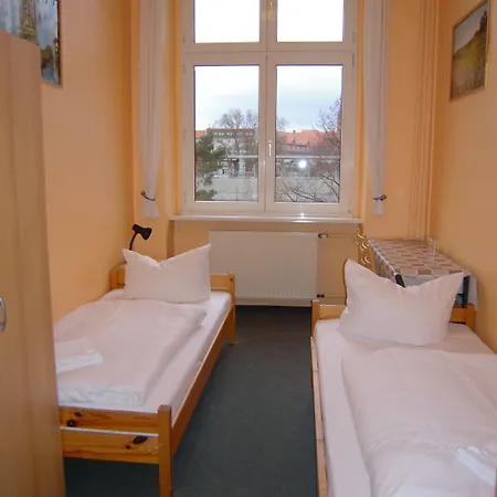 Happy Go Lucky + * Βερολίνο