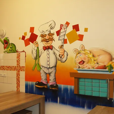 Happy Go Lucky + * Βερολίνο