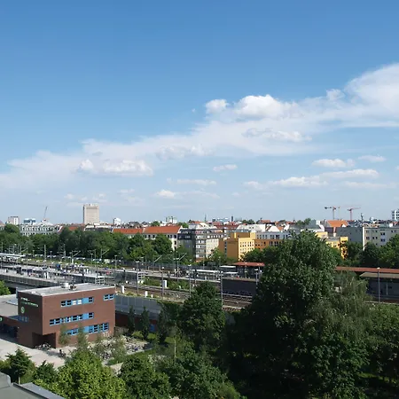 Hostel Happy Go Lucky + *