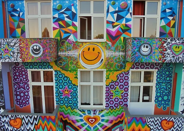 Hostel Happy Go Lucky +